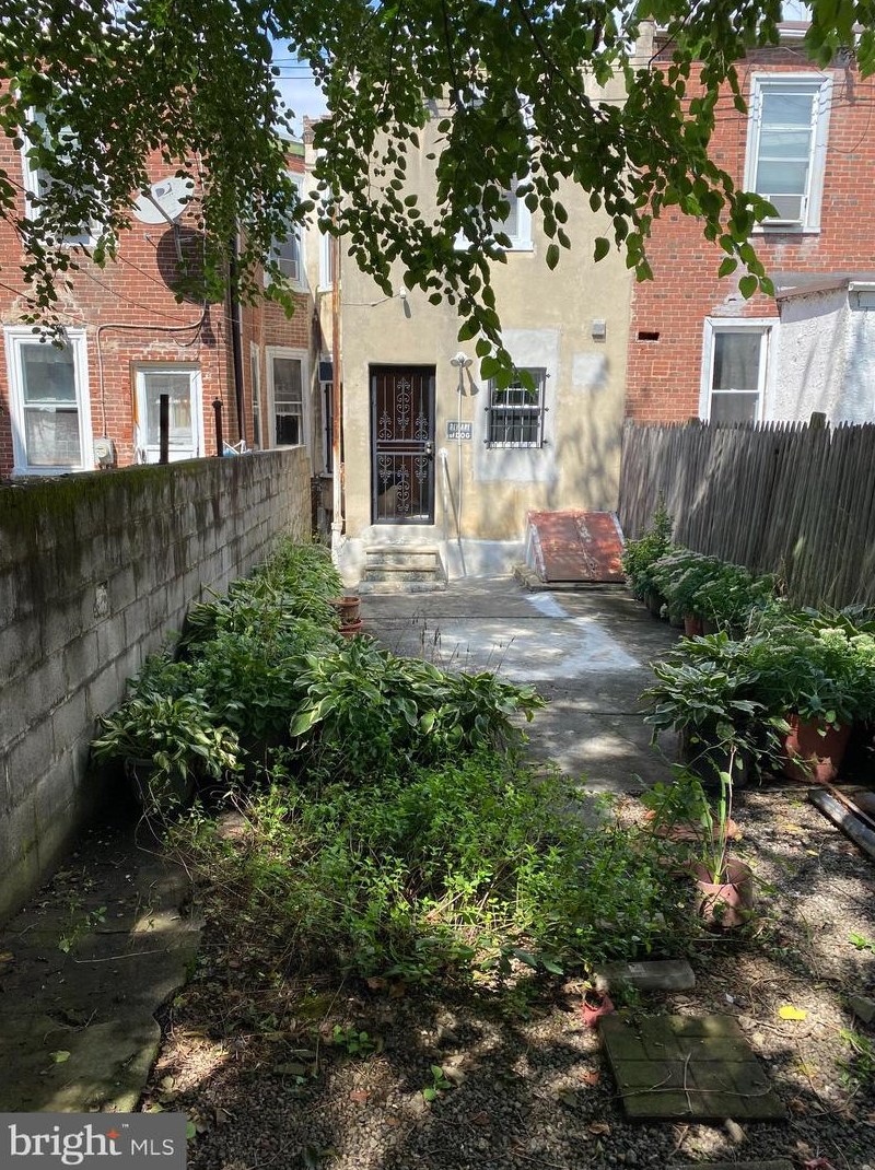 142 Luray St, Philadelphia PA  19120-4425 exterior