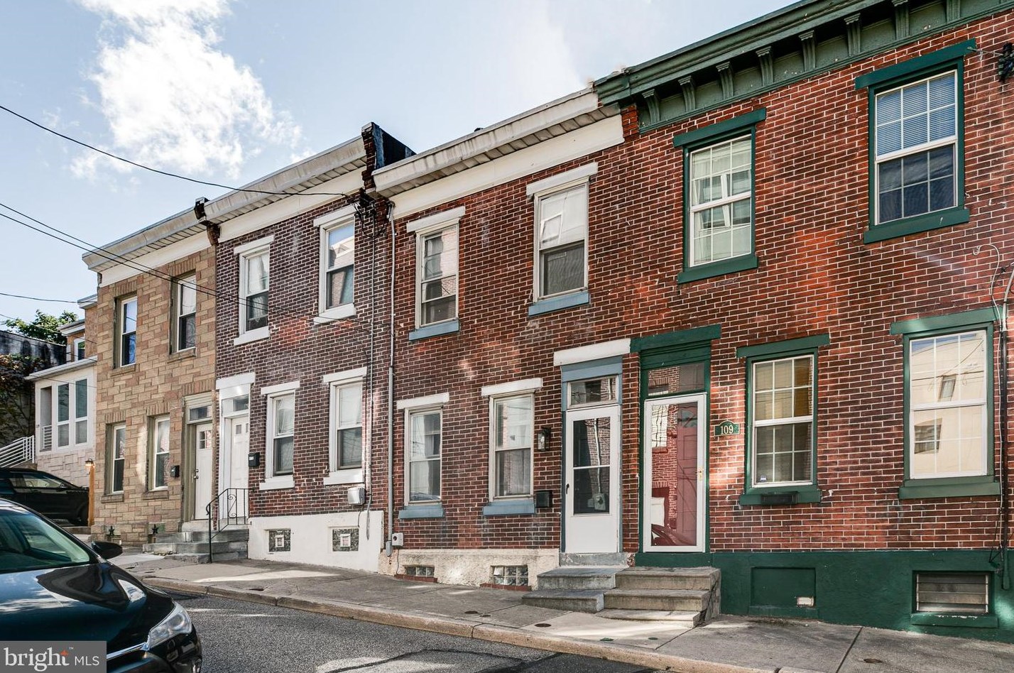 111 Kingsley St, Philadelphia PA  19127-1708 exterior