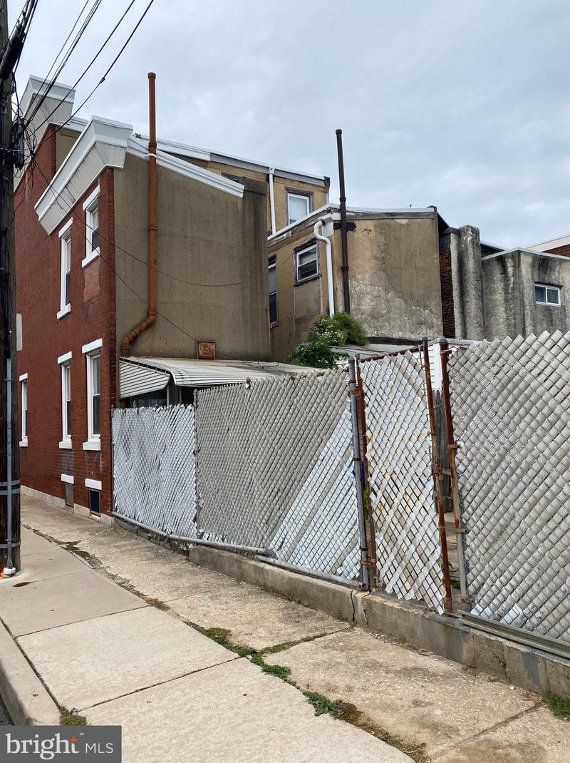 1207 Columbia Ave, Philadelphia PA  19125-3934 exterior