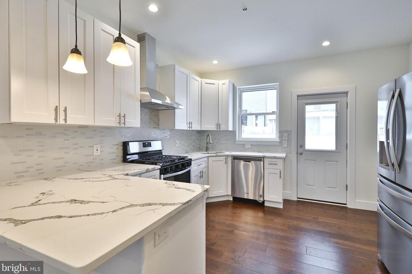 1621 Cadwallader St, Philadelphia PA  19122-3013 exterior