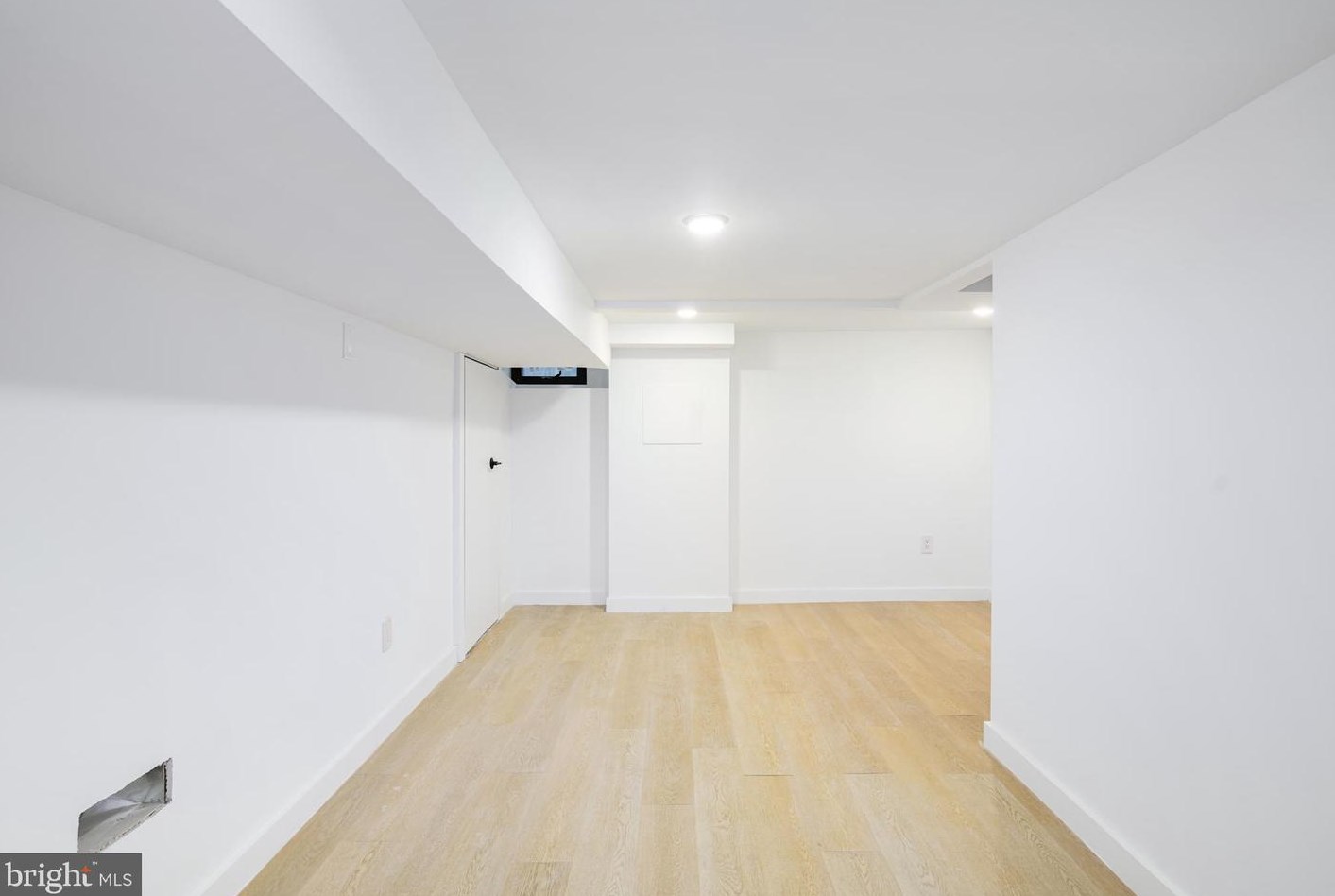 826 Mcclellan St, Philadelphia PA  19148-1628 exterior