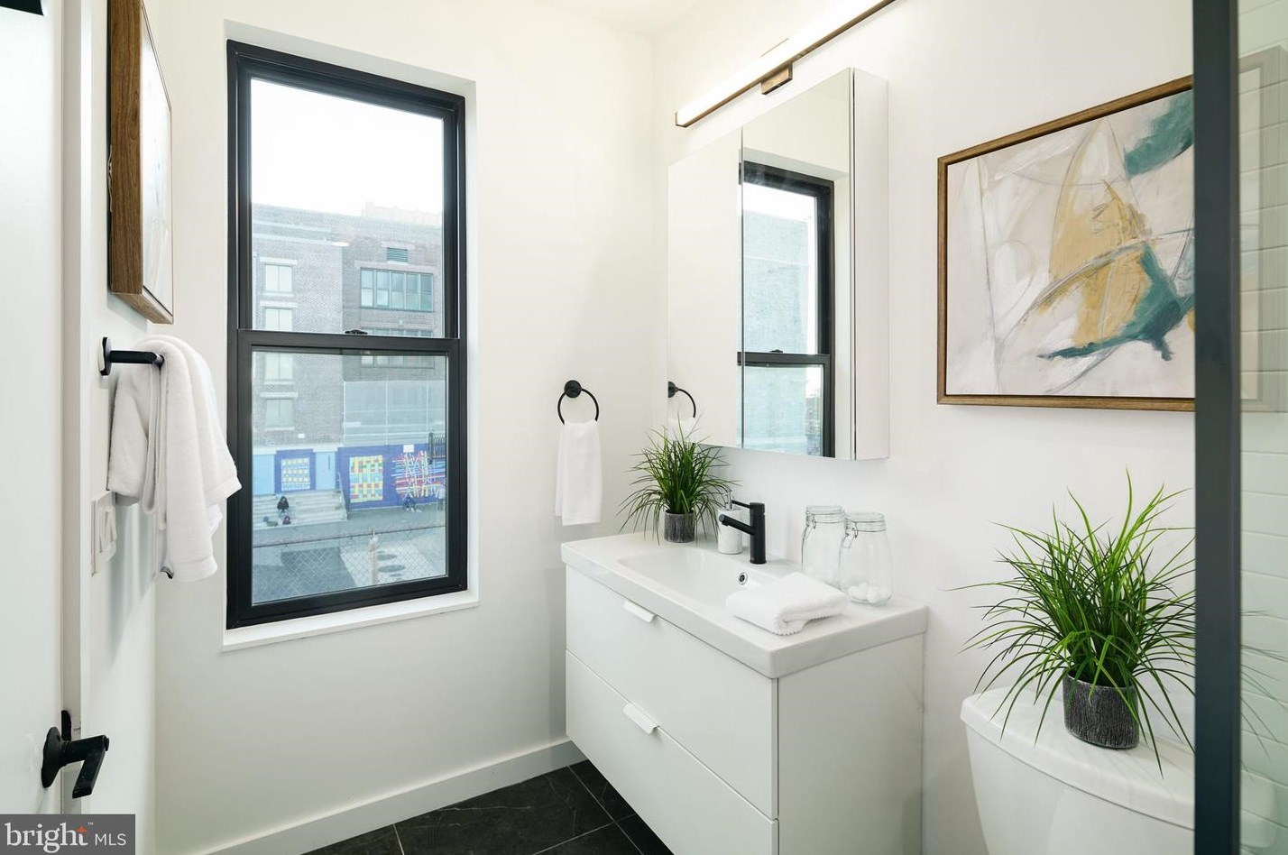 826 Mcclellan St, Philadelphia PA  19148-1628 exterior