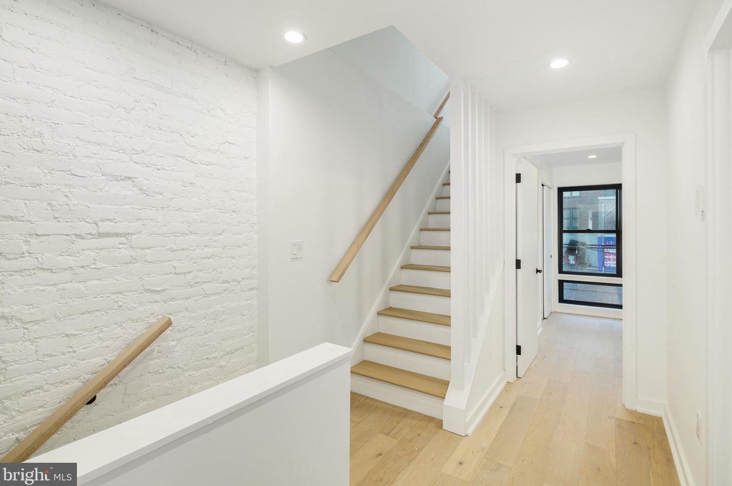 826 Mcclellan St, Philadelphia PA  19148-1628 exterior