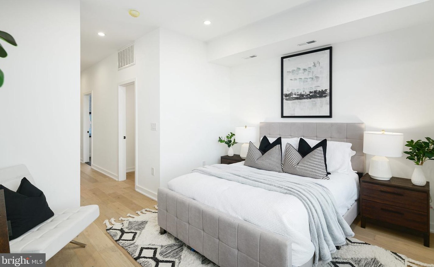 826 Mcclellan St, Philadelphia PA  19148-1628 exterior