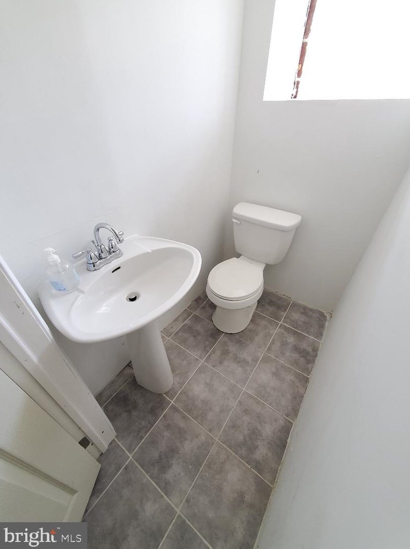 1015 67th St, Philadelphia PA 19151-3002 exterior