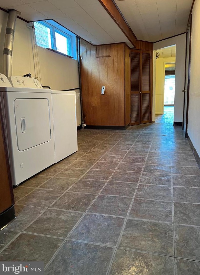 561 Wartman St, Philadelphia PA 19128-3238 exterior