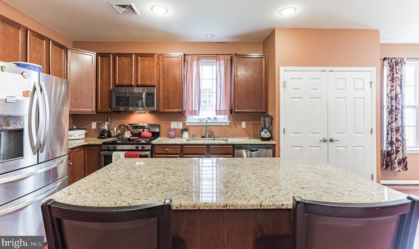 15127 Sunflower Dr, Philadelphia PA 19116-1310 exterior