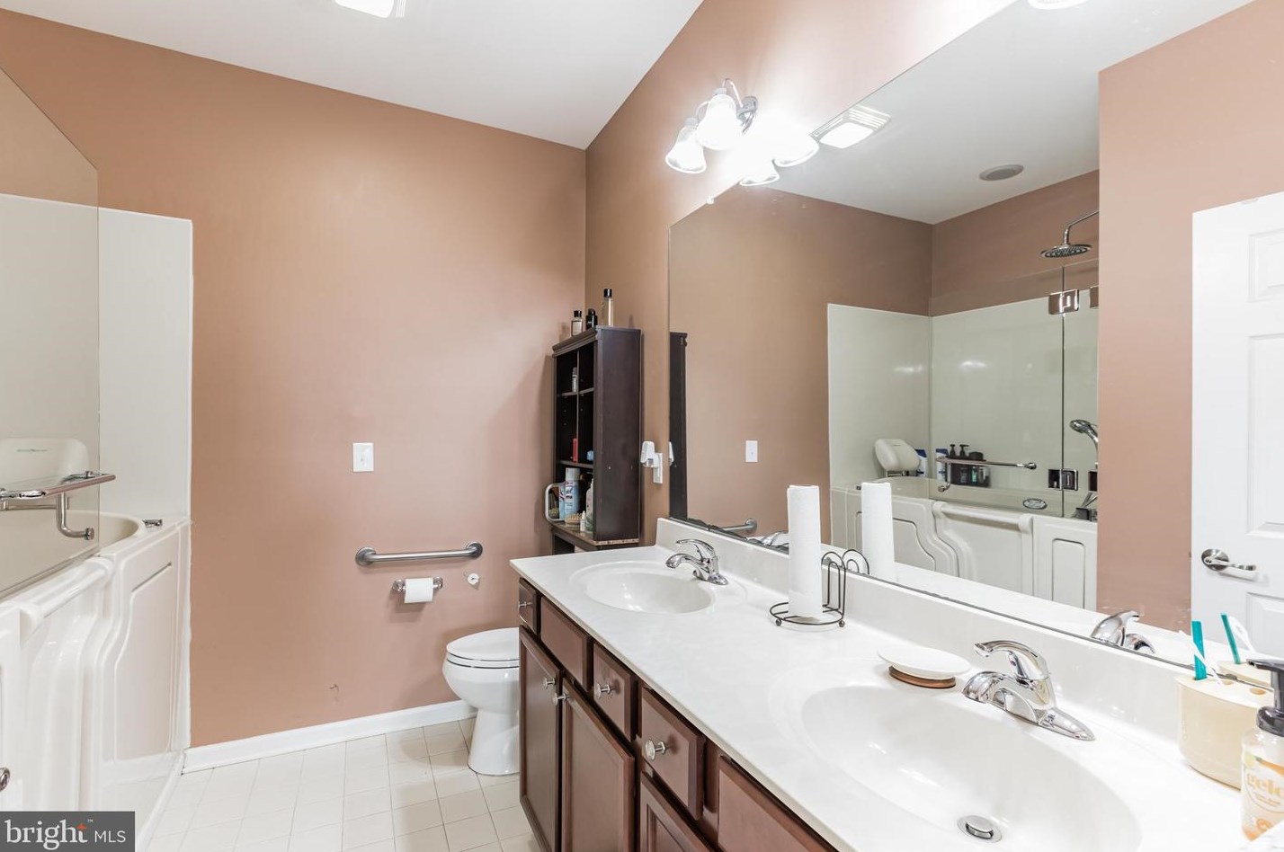 15127 Sunflower Dr, Philadelphia PA 19116-1310 exterior