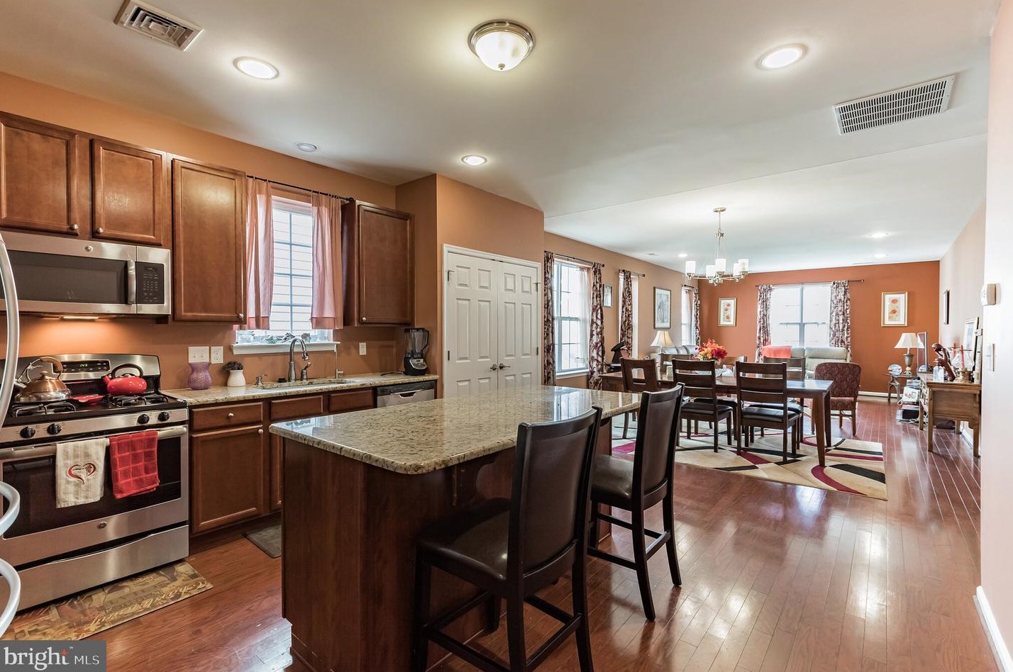 15127 Sunflower Dr, Philadelphia PA 19116-1310 exterior