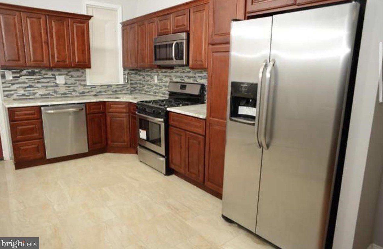 5919 Woodcrest Ave, Philadelphia PA  19131-2216 exterior