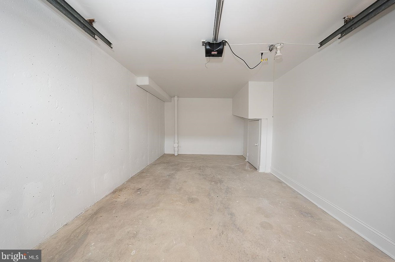 7713 Delphi Pl, Philadelphia PA  19153-1737 exterior