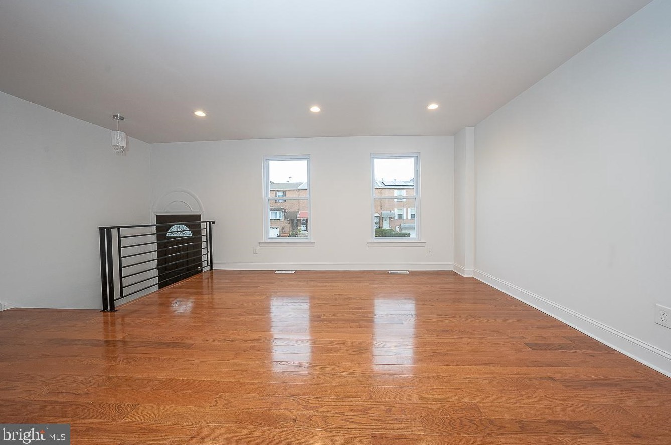 7713 Delphi Pl, Philadelphia PA  19153-1737 exterior