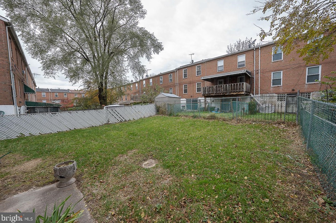 7713 Delphi Pl, Philadelphia PA  19153-1737 exterior