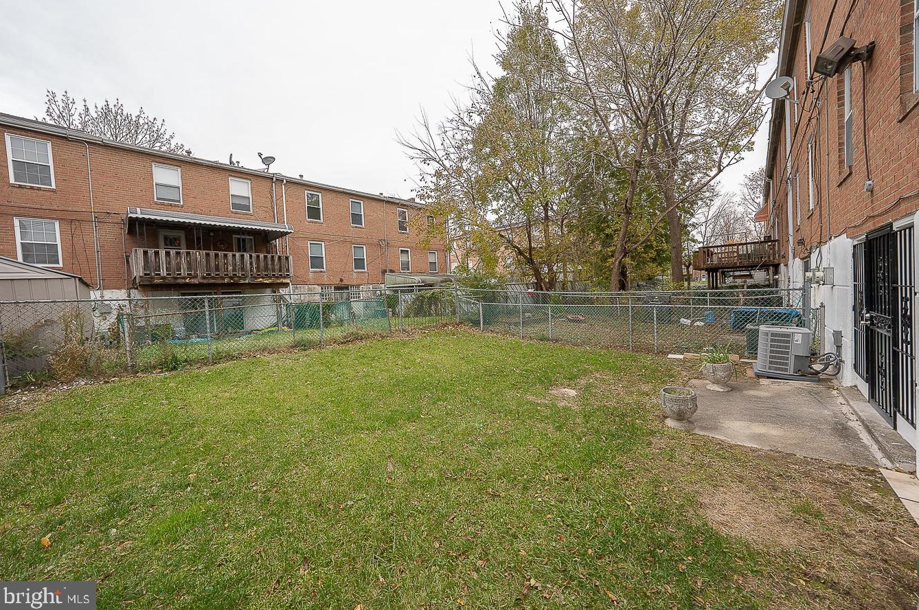 7713 Delphi Pl, Philadelphia PA  19153-1737 exterior