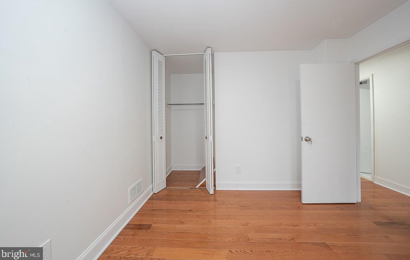 7713 Delphi Pl, Philadelphia PA  19153-1737 exterior