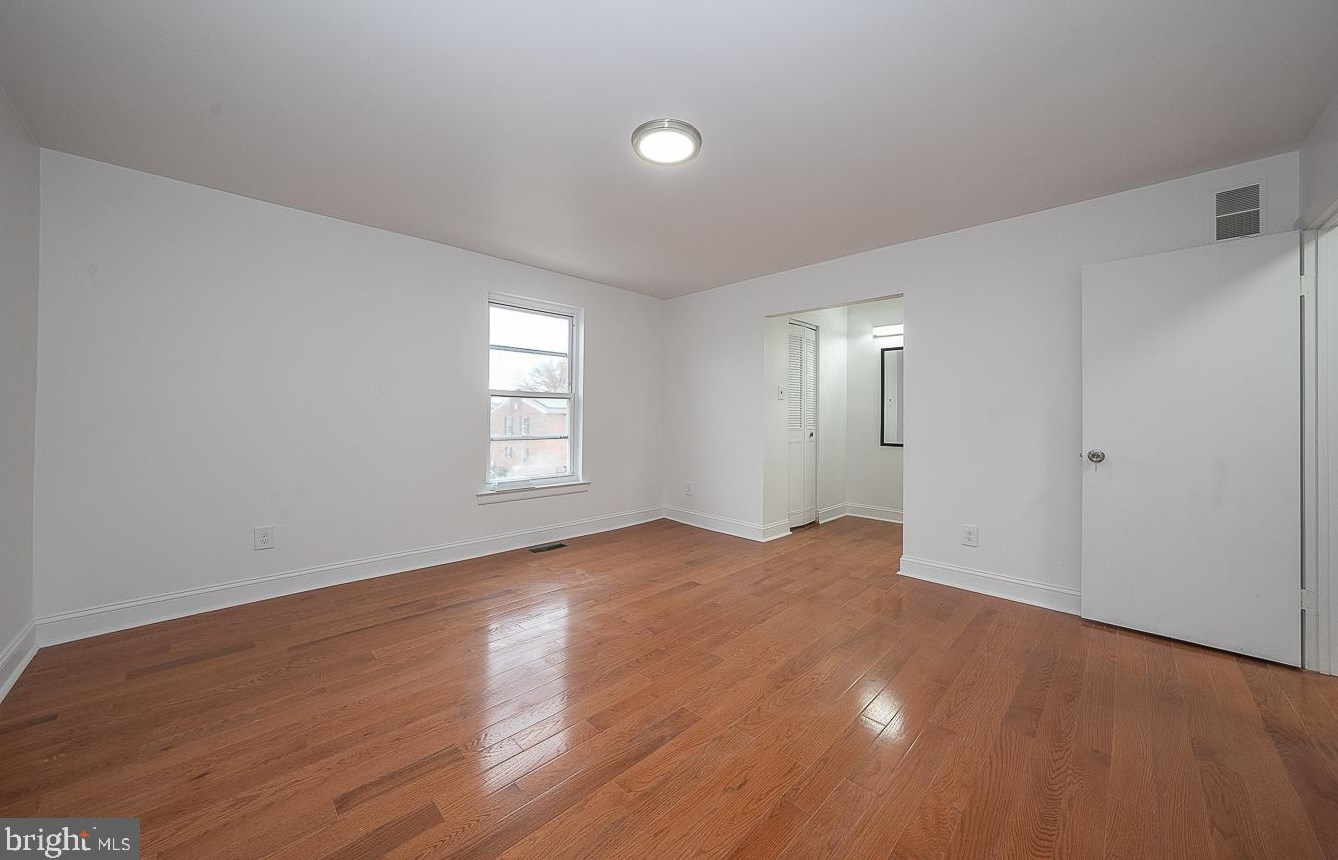 7713 Delphi Pl, Philadelphia PA  19153-1737 exterior