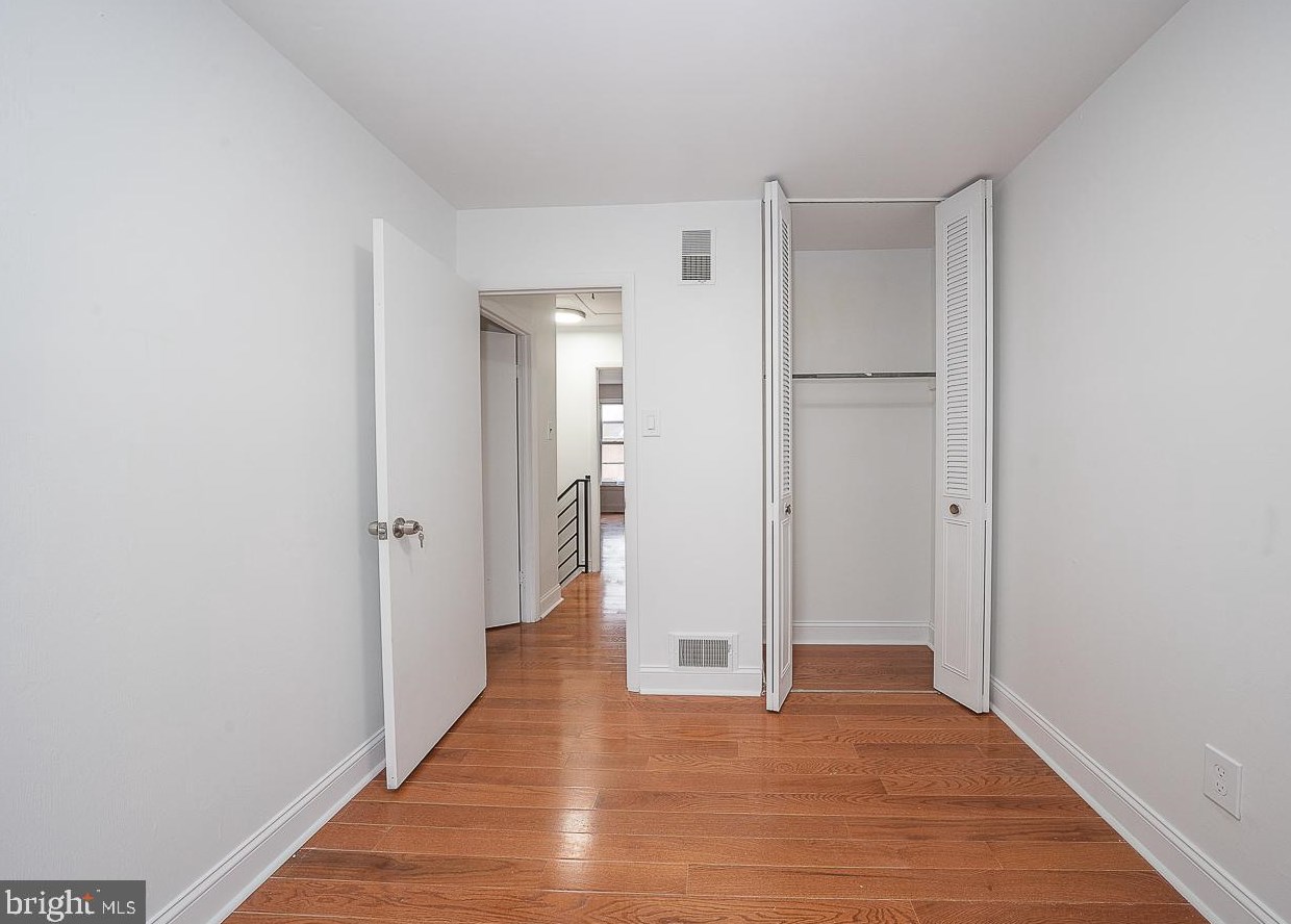 7713 Delphi Pl, Philadelphia PA  19153-1737 exterior