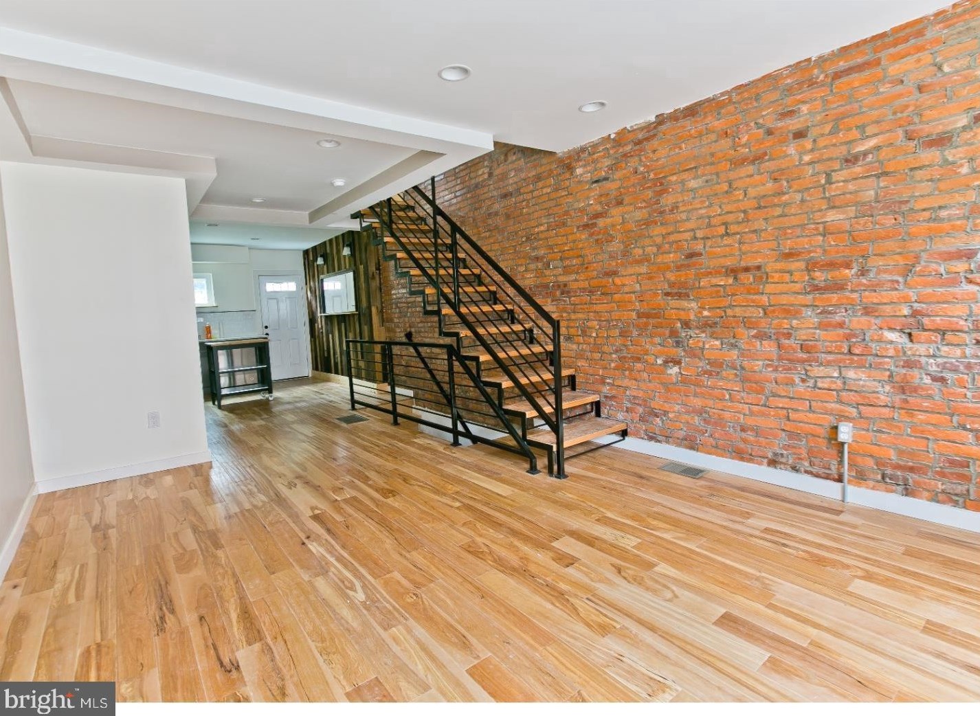 2022 Mountain St, Philadelphia PA  19145-1428 exterior