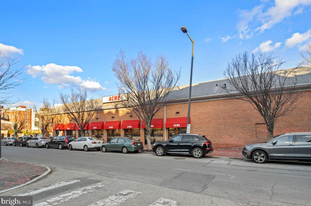 505 Pine St, Philadelphia PA  19106-4132 exterior