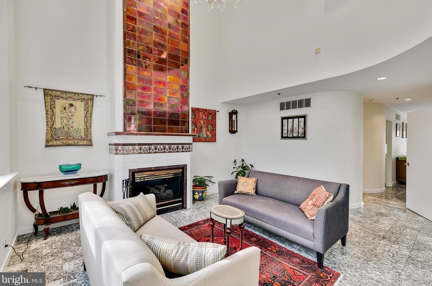 2131 Race St, Philadelphia PA 19103-1025 exterior