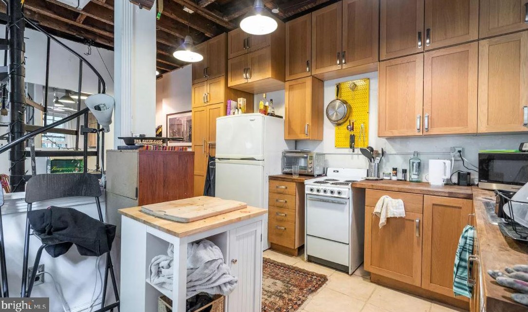 1118 47 St, Philadelphia PA 19131-1506 exterior