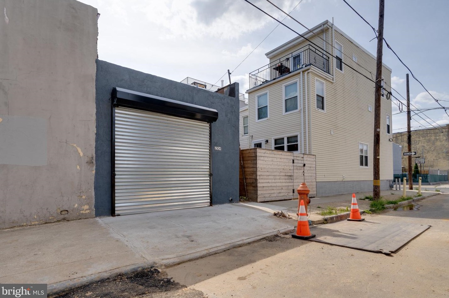 2305 Sergeant St, Philadelphia PA  19132-4133 exterior