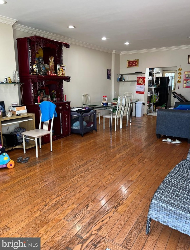 919 Washington Ave, Philadelphia PA 19147-4825 exterior