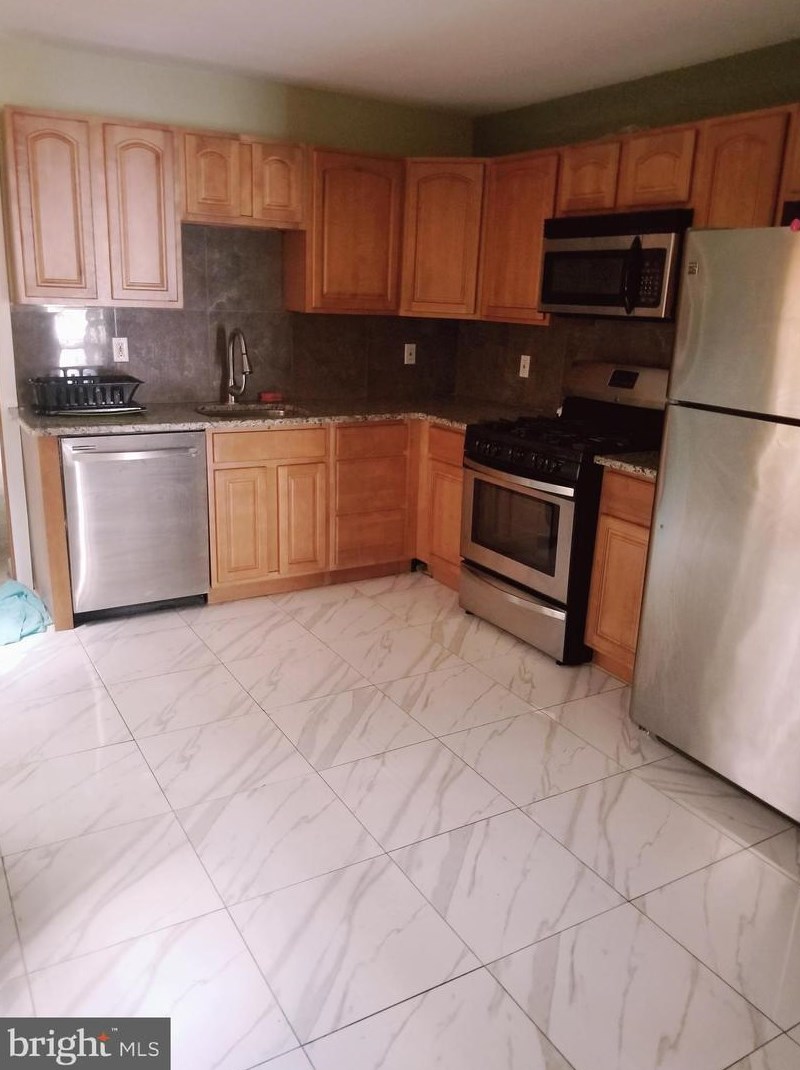 2256 Carlisle St, Philadelphia PA  19132-4505 exterior