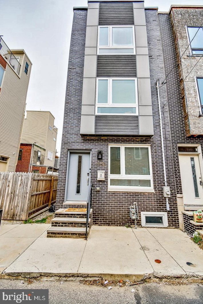 1945 Watkins St, Philadelphia PA  19145-2014 exterior