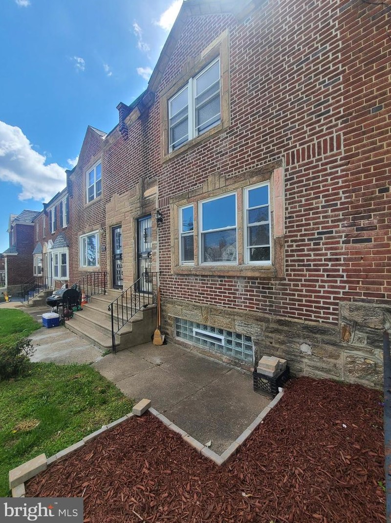 2153 Homer St, Philadelphia PA  19138-1935 exterior