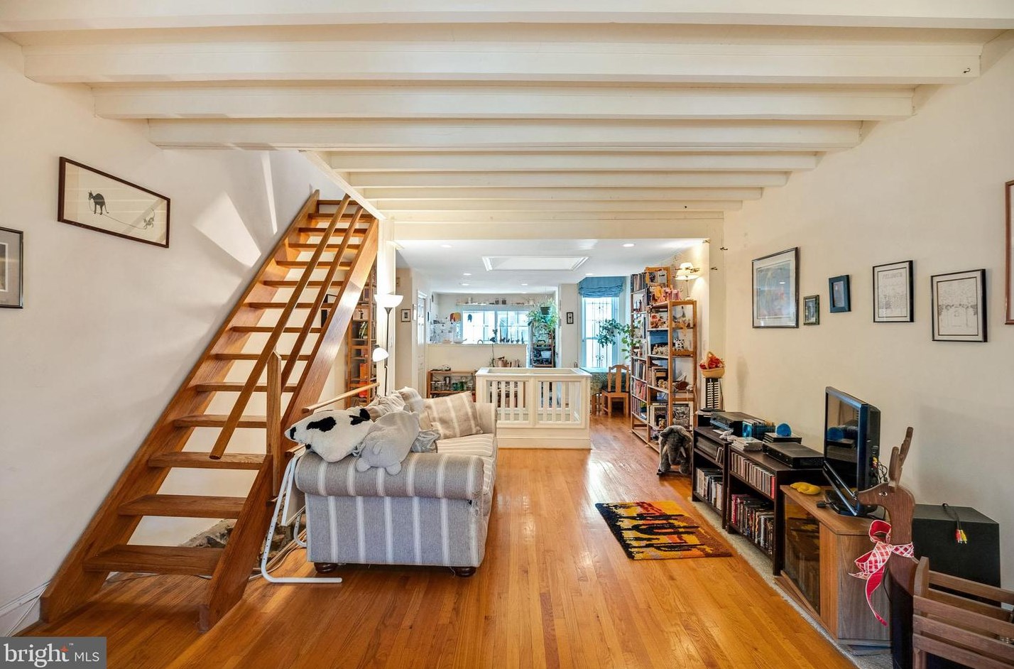 864 Corinthian Ave, Philadelphia PA 19130-1406 exterior