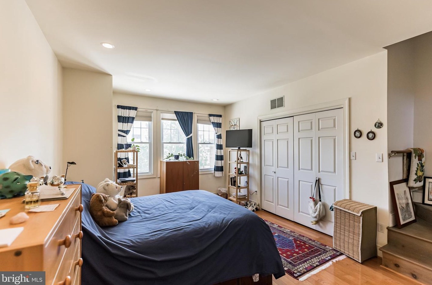 864 Corinthian Ave, Philadelphia PA 19130-1406 exterior