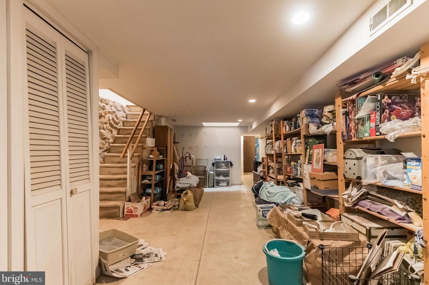 864 Corinthian Ave, Philadelphia PA 19130-1406 exterior