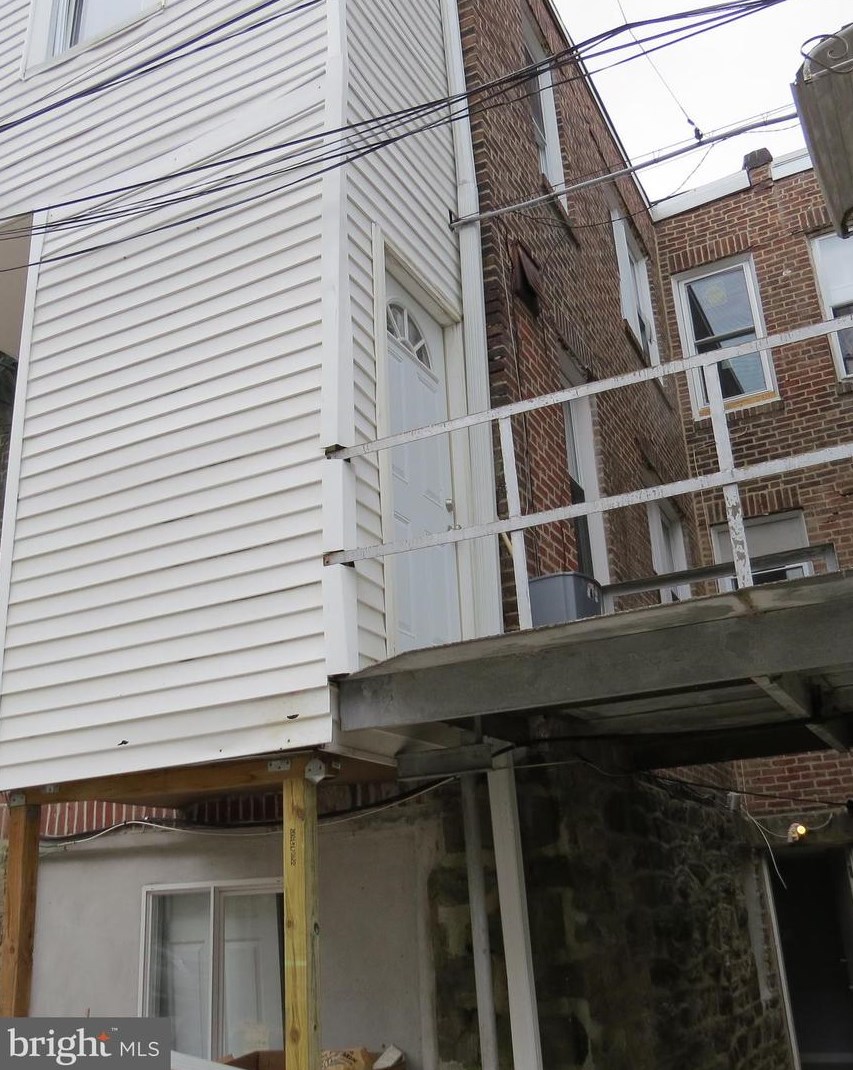 5120 Gainor Rd, Philadelphia PA 19131-2338 exterior