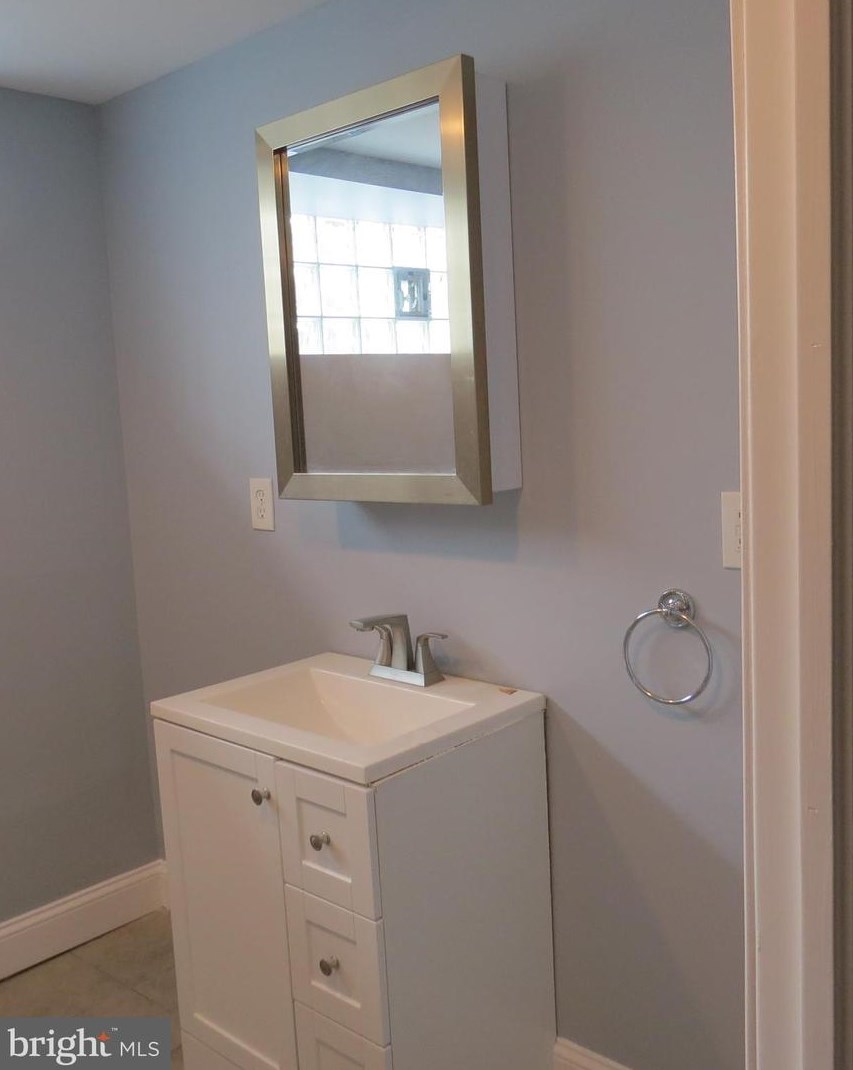 5120 Gainor Rd, Philadelphia PA 19131-2338 exterior