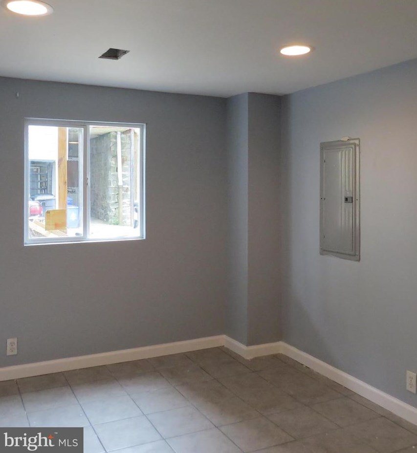 5120 Gainor Rd, Philadelphia PA 19131-2338 exterior