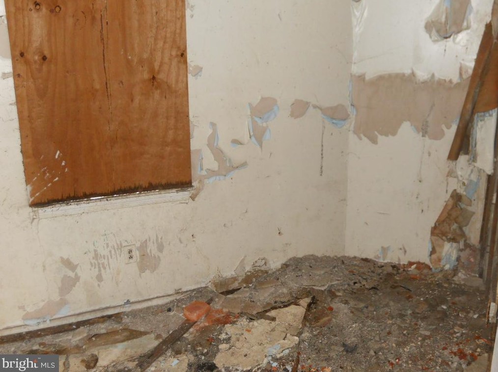 2020 Bambrey St, Philadelphia PA 19130-1808 exterior