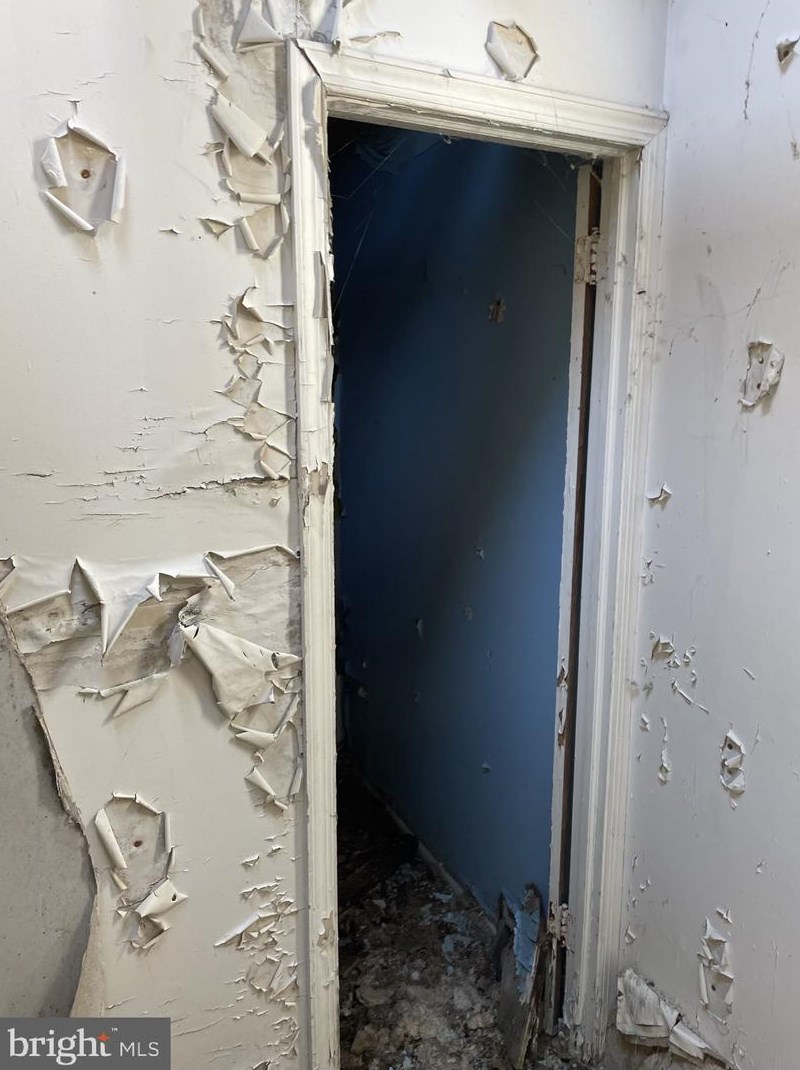 2020 Bambrey St, Philadelphia PA 19130-1808 exterior