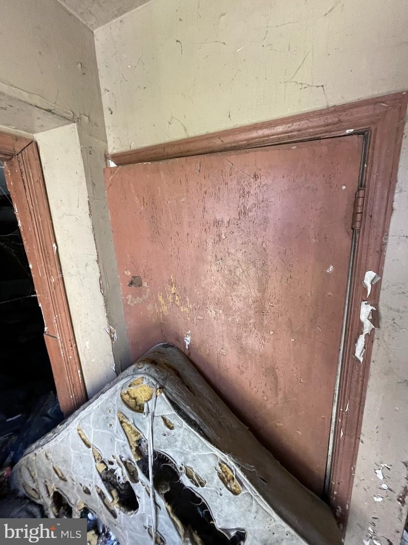 2020 Bambrey St, Philadelphia PA 19130-1808 exterior