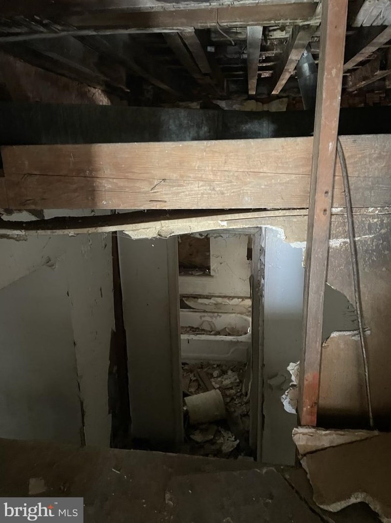 2020 Bambrey St, Philadelphia PA 19130-1808 exterior