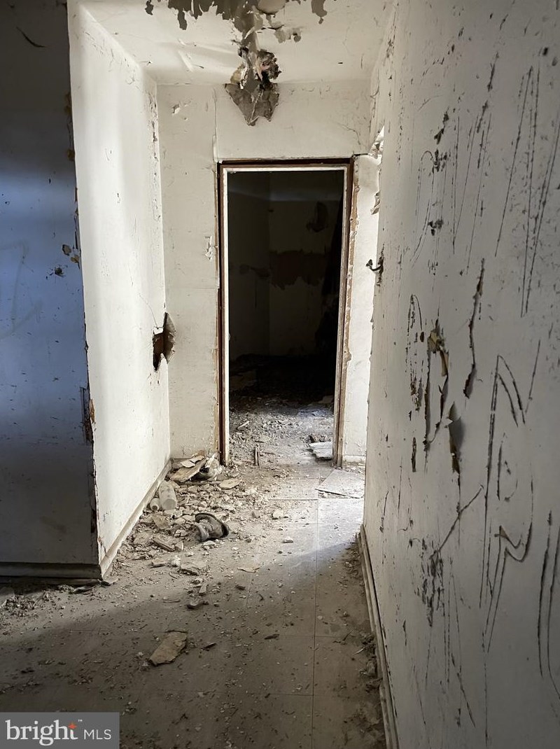 2020 Bambrey St, Philadelphia PA 19130-1808 exterior