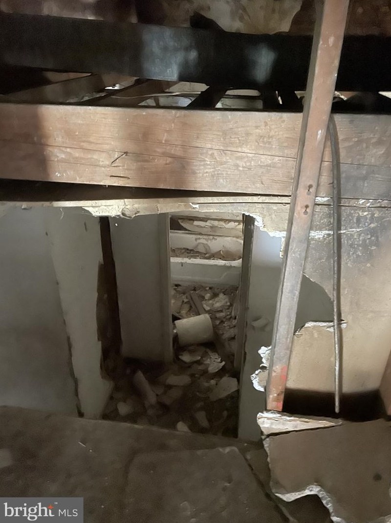 2020 Bambrey St, Philadelphia PA 19130-1808 exterior