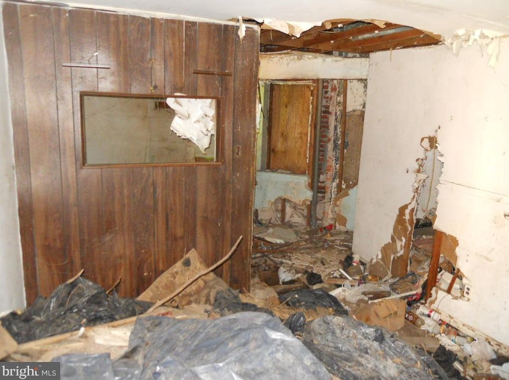 2020 Bambrey St, Philadelphia PA 19130-1808 exterior