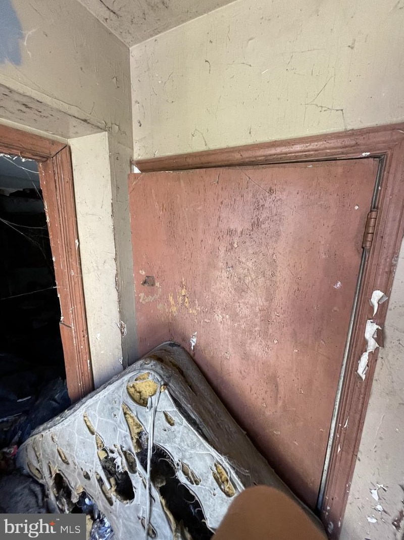 2020 Bambrey St, Philadelphia PA 19130-1808 exterior