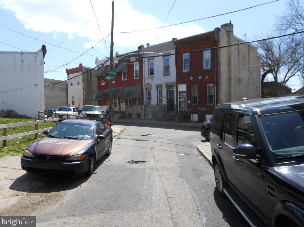 2020 Bambrey St, Philadelphia PA 19130-1808 exterior