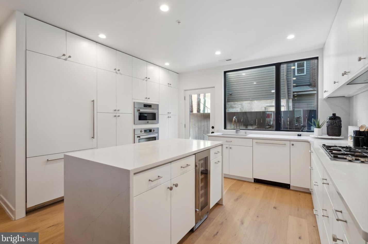 743 Cleveland St, Philadelphia PA  19146-1811 exterior