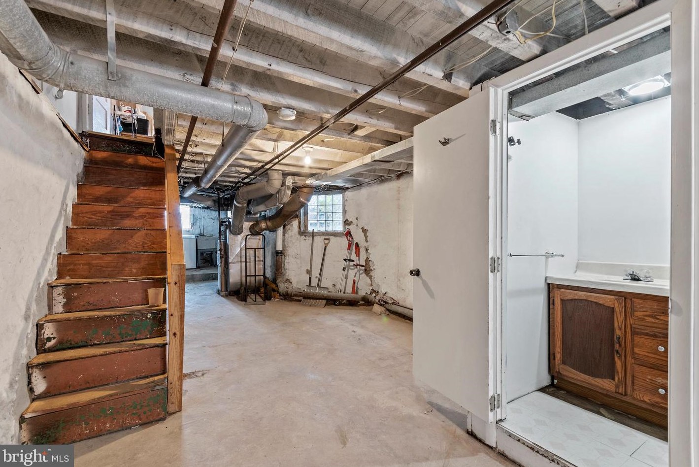 422 Wellens Ave, Philadelphia PA 19120-3333 exterior