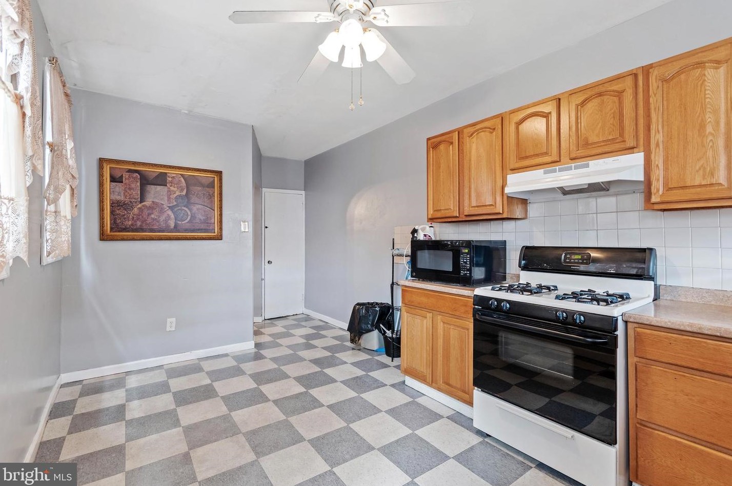 422 Wellens Ave, Philadelphia PA 19120-3333 exterior