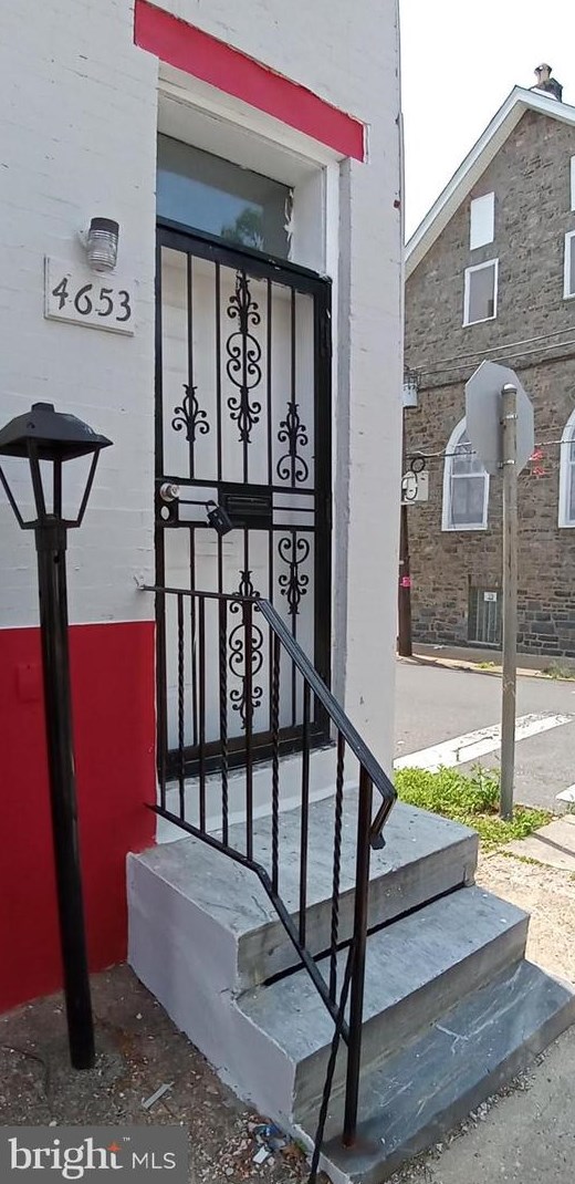 4653 Mulberry St, Philadelphia PA  19124-3348 exterior