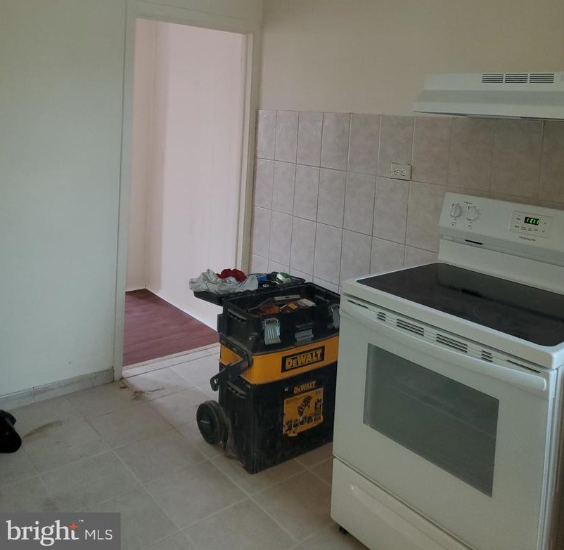 3934 Reese St, Philadelphia PA  19140-3321 exterior